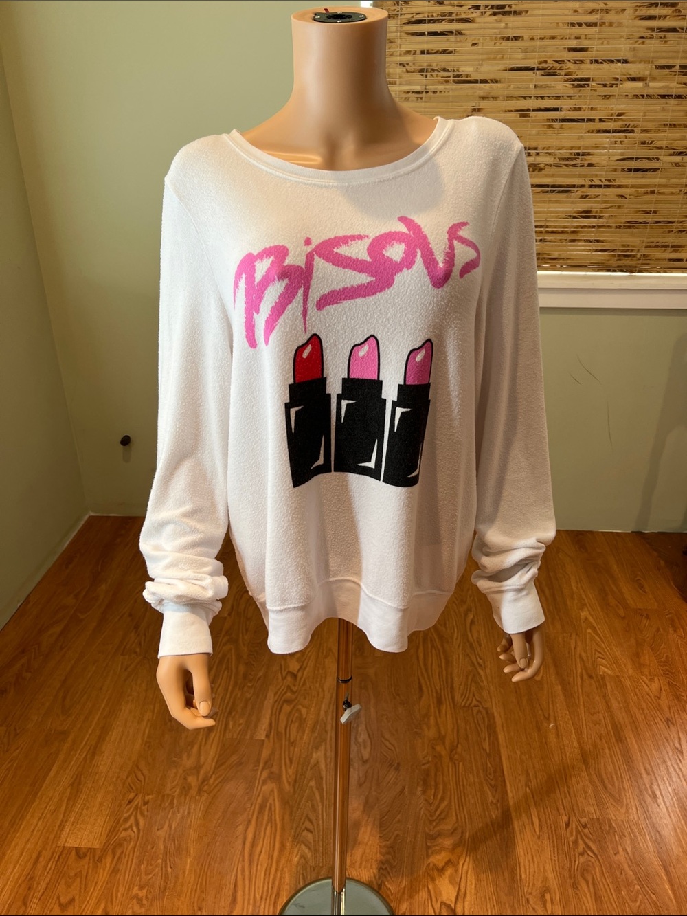 Wildfox White Pullover Sweatshirt with Pink Script Graphic of Lipsticks Size L